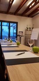 Nikii Hotel & Restaurant