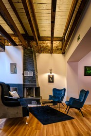 Nikii Hotel & Restaurant