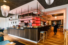 Nikii Hotel & Restaurant