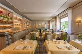 Schloss Hohenfeld Parkhotel