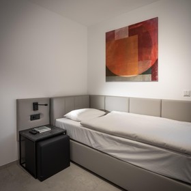 Home & Work Apartments