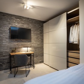 Home & Work Apartments
