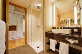 Kaisergarten Hotel & Spa