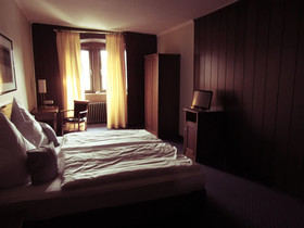 Hotel Zur Krone Hachenburger Brauerei-Ausschank