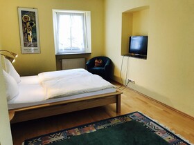 Weingut-Gastehaus Sebastiani