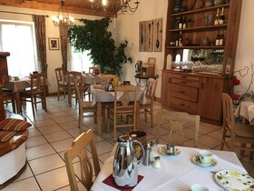 Weingut-Gastehaus Sebastiani