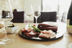 Weingut & Weinparadies Meyerhof