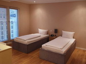 Attache an der Messe