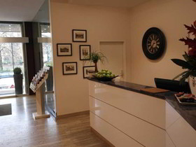 Attache an der Messe