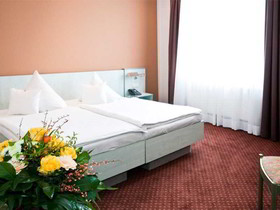 Attache an der Messe