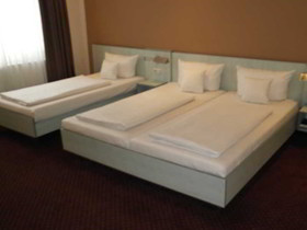 Attache an der Messe