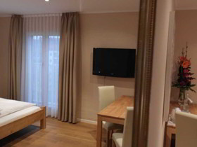 Attache an der Messe