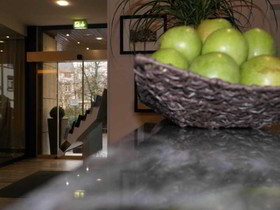 Attache an der Messe