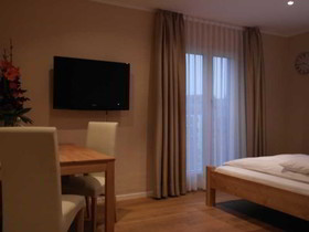 Attache an der Messe