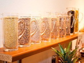 Attache an der Messe