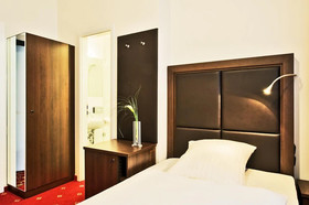 Centro National Frankfurt, Trademark Collection by Wyndham