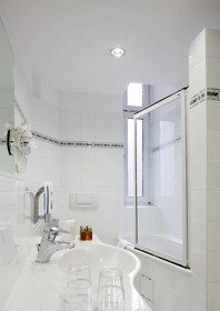Centro National Frankfurt, Trademark Collection by Wyndham