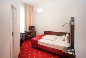 Centro National Frankfurt, Trademark Collection by Wyndham