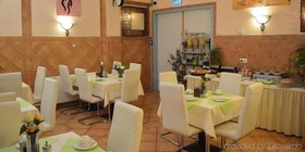 City Hotel West