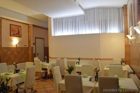 City Hotel West