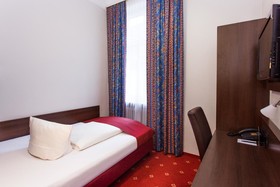 Centro National Frankfurt, Trademark Collection by Wyndham