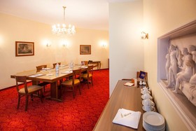 Centro National Frankfurt, Trademark Collection by Wyndham