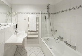 Centro National Frankfurt, Trademark Collection by Wyndham