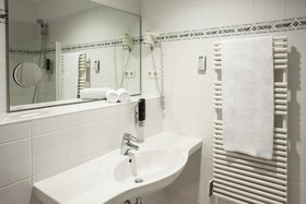 Centro National Frankfurt, Trademark Collection by Wyndham