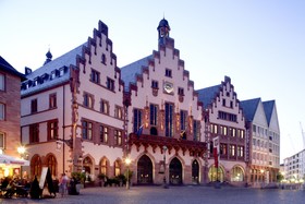 Premier Inn Frankfurt City Centre Hotel