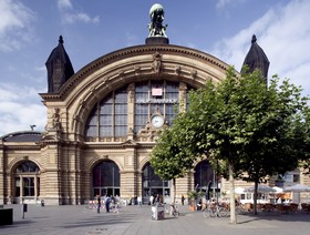 Premier Inn Frankfurt City Centre Hotel