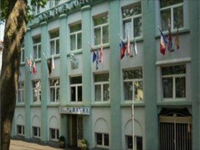 Hotel Ravel International