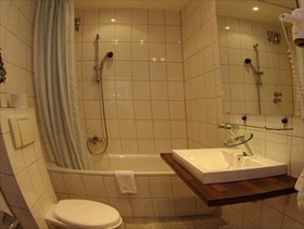 Hotel Ravel International