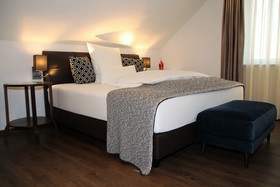 Höll am Main Hotel