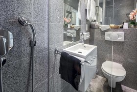 GL Suites