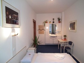 Space Hotel & Hostel Leipzig