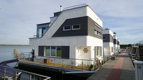 Schwimmendes Ferienhaus Robby II