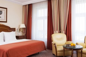 DORMERO Hotel Halle