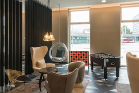 Holiday Inn - the niu, Ridge Halle Central Station