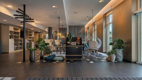 Holiday Inn - the niu, Ridge Halle Central Station