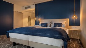 Holiday Inn - the niu, Ridge Halle Central Station