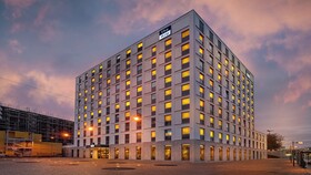 Holiday Inn - the niu, Ridge Halle Central Station