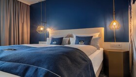 Holiday Inn - the niu, Ridge Halle Central Station