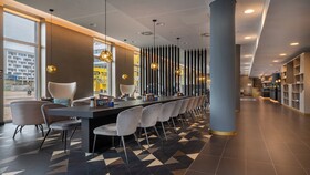 Holiday Inn - the niu, Ridge Halle Central Station