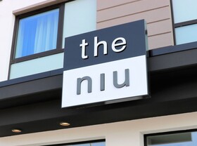 Holiday Inn - the niu, Ridge Halle Central Station