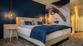 Holiday Inn - the niu, Ridge Halle Central Station