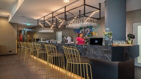 Holiday Inn - the niu, Ridge Halle Central Station