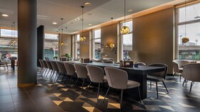Holiday Inn - the niu, Ridge Halle Central Station