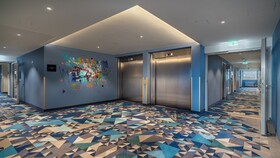 Holiday Inn - the niu, Ridge Halle Central Station