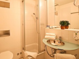 Check-Inn Hotel