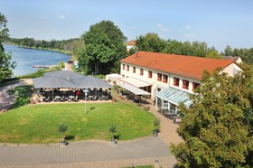 Bernstein Acamed Resort